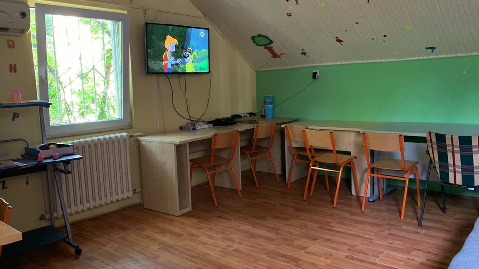 Srbija: Siguran prostor za decu sa problemima u ponašanju 'gde se ne osećaju usamljeno' 7 Dnevni boravak, Novi Sad