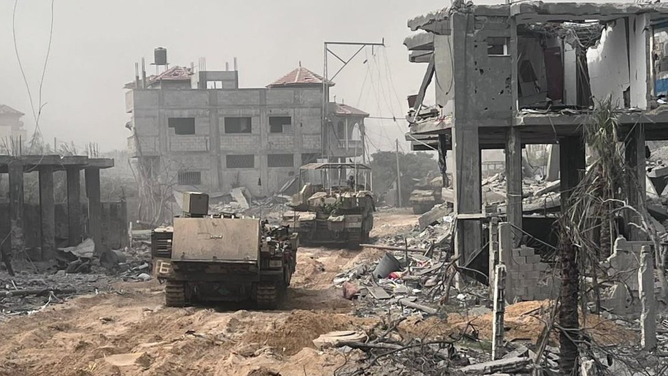 Izrael i Palestinci: Više od 400 stranaca i ranjenika prešlo iz Pojasa Gaze u Egipat po otvaranju prelaza Rafa 5 izraelski tenk, izraelska vojska u Gazi