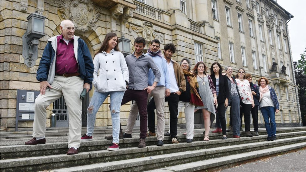 Drugi svetski rat i Kristalna noć: Šestogodišnji dečak koji je pobegao od nacističkog pogroma 2 Džordž Štefi sa porodicom u Berlinu