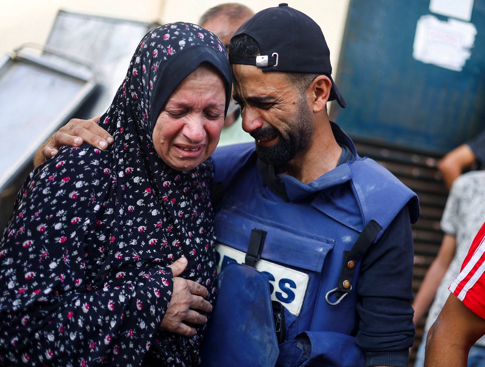Fotoreporter Muhamed Al-Alul, izgubio je ženu, tri ćerke i sina.