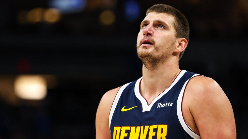 Košarka i NBA liga: „Želimo da naši učenici budu kao on" - kako su Jokićeve reči osvanule ispred osnovne škole u Denveru 3 Nikola Jokić