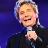 Beri Menilou objasnio zbog čega je decenijama krio njegovu seksualnost 10