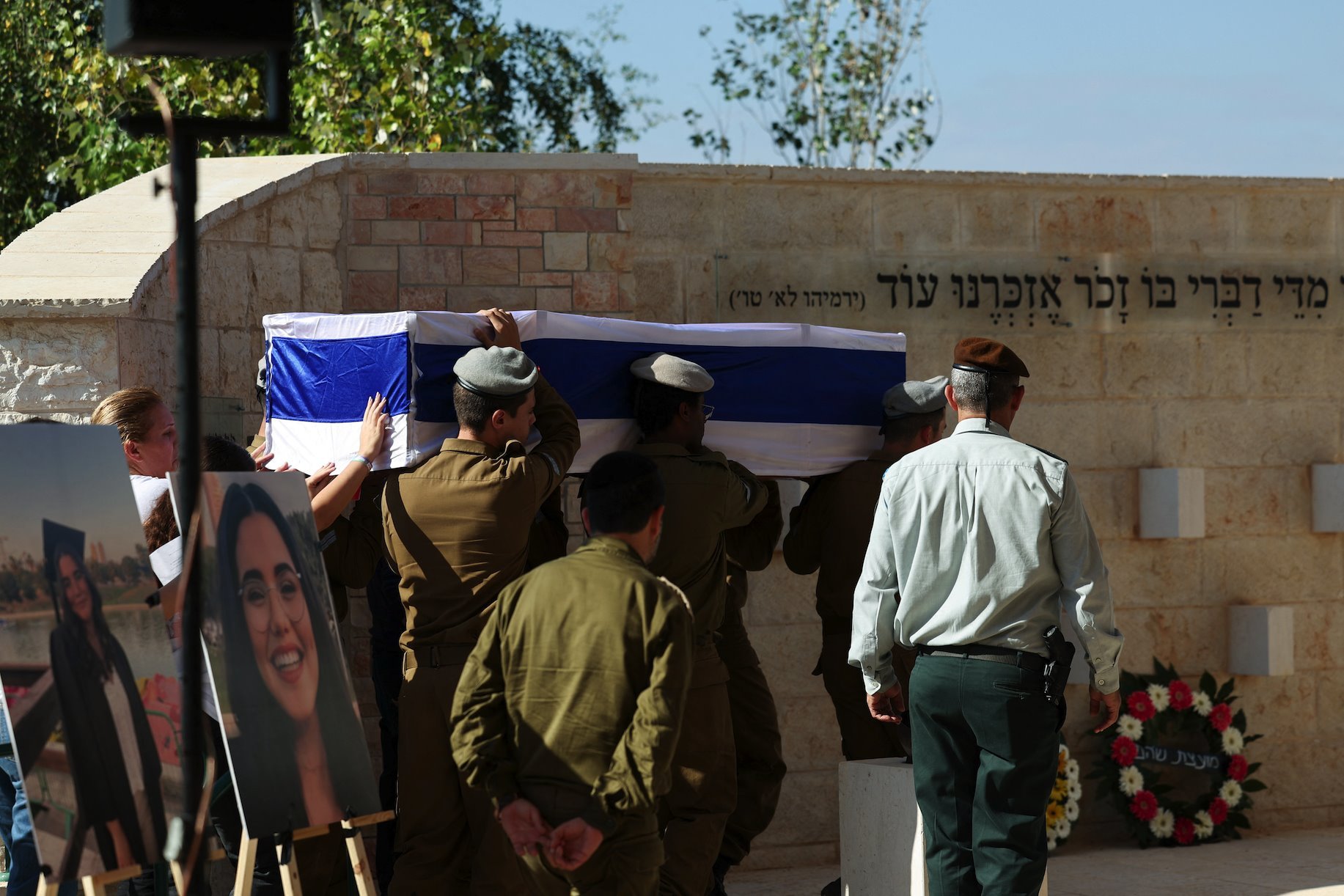 Izrael i Palestinci: Izraelski premijer kaže da „ne uspevaju" da smanje broj civilnih žrtava, UN: Gazi preti glad 2 Sahrana Noe Markijano u izraelskom gradu Modinu