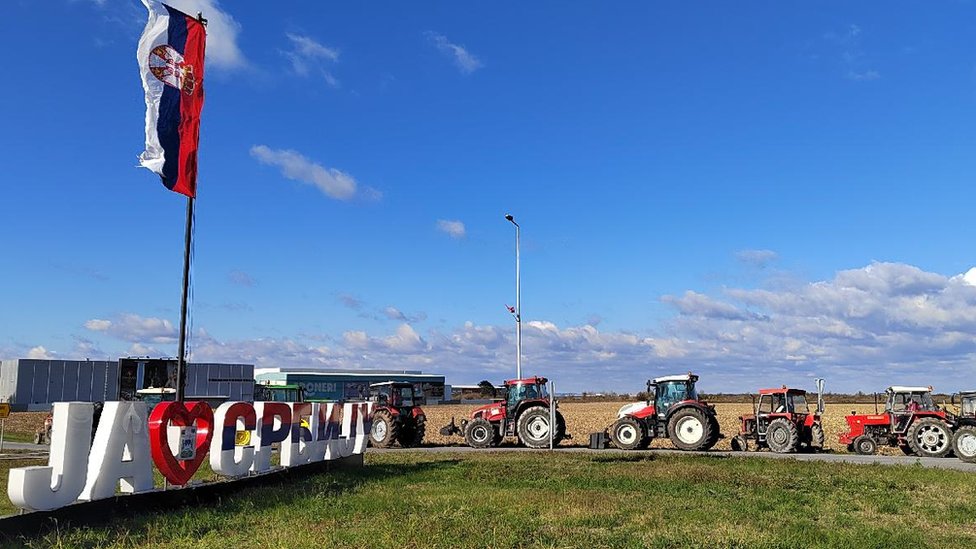 Srbija i poljoprivreda: Prvo gorivo bez akciza, pa pregovori, kažu paori o predlogu vlade 2 poljoprivrednici, protest