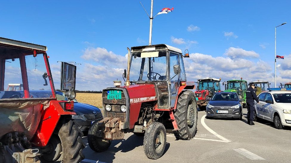 Srbija i poljoprivreda: Prvo gorivo bez akciza, pa pregovori, kažu paori o predlogu vlade 3 poljoprivrednici, protest