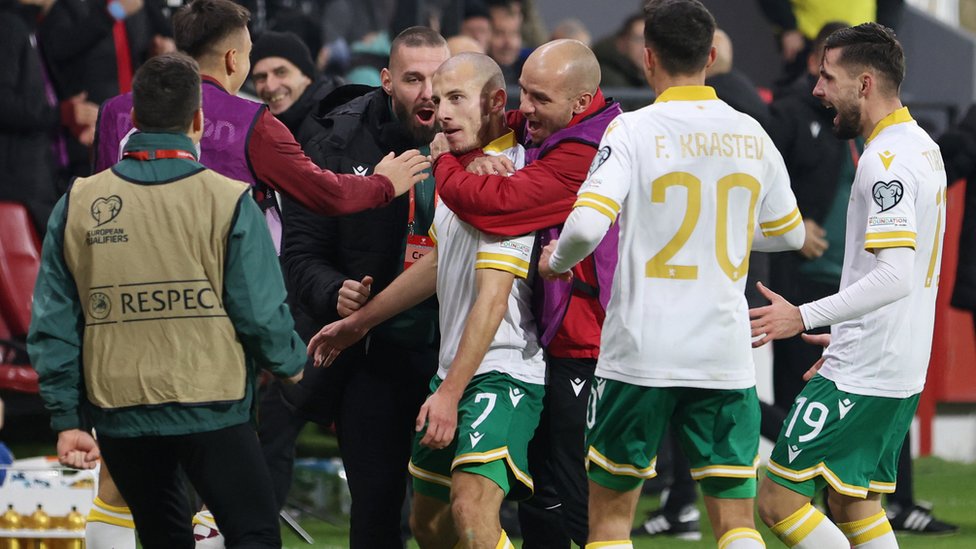 Fudbal: Srbija konačno na Evropskom prvenstvu, prvi put posle 24 godine, idu i Hrvati i Slovenci 5 fudbaleri Bugarske, Bugarska