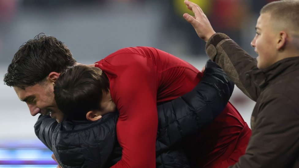 Fudbal: Srbija konačno na Evropskom prvenstvu, prvi put posle 24 godine, idu i Hrvati i Slovenci 1 srbija, srpski fudbaleri, srpska reprezentacija, Dušan Vlahović