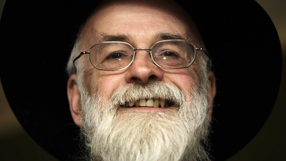 Teri Pračet i knjige: Blesavost i apsurd kao ogledalo društva i ljudske prirode 1 Pračet