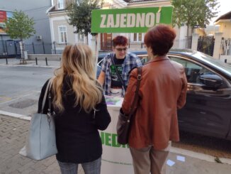 Gužva k’o da smo u SNS-u: Potpisivanje za liste opozicije u Kragujevcu (FOTO) 14