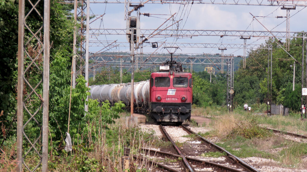 Automobilom udario u voz na pruzi Sombor-Subotica, dva vagona iskočila iz šina 8