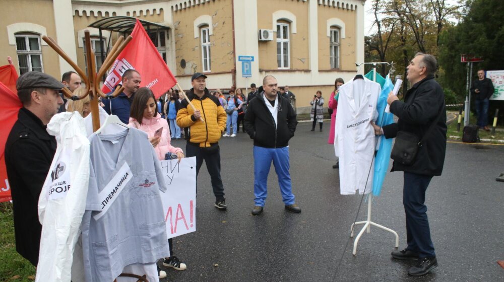 Zaposleni Kliničkog centra Srbije održali štrajk upozorenja 1