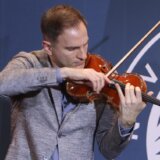 Najvrednija nova violina na svetu predstavljena večeras u Beogradu, na njoj zasvirao violinista Stefan Milenković 5