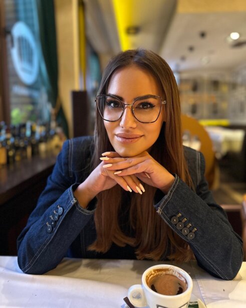 365252138_256348423844987_6068761798565554838_n Ko je Draginja Vlk, za koju poštari u štrajku tvrde da je za redizajn logoa Pošte naplatila milionsku sumu? 3