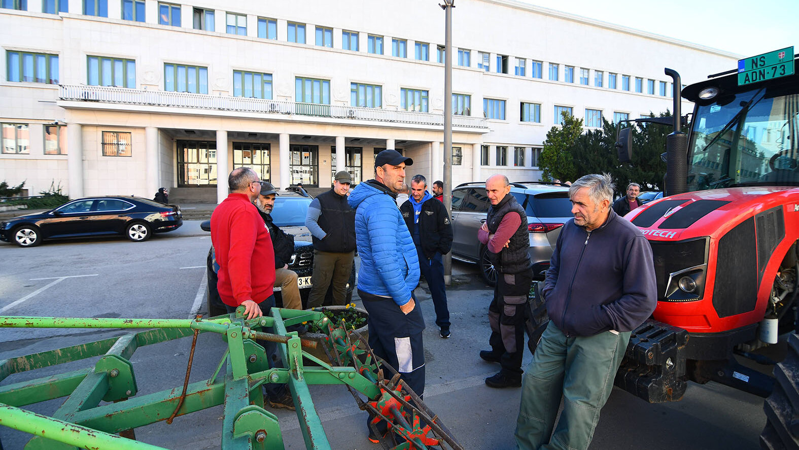 Četvrti dan protesta poljoprivrednika: "Pojačavaju se punktovi, sve je više poljoprivrednika na putevima" 2