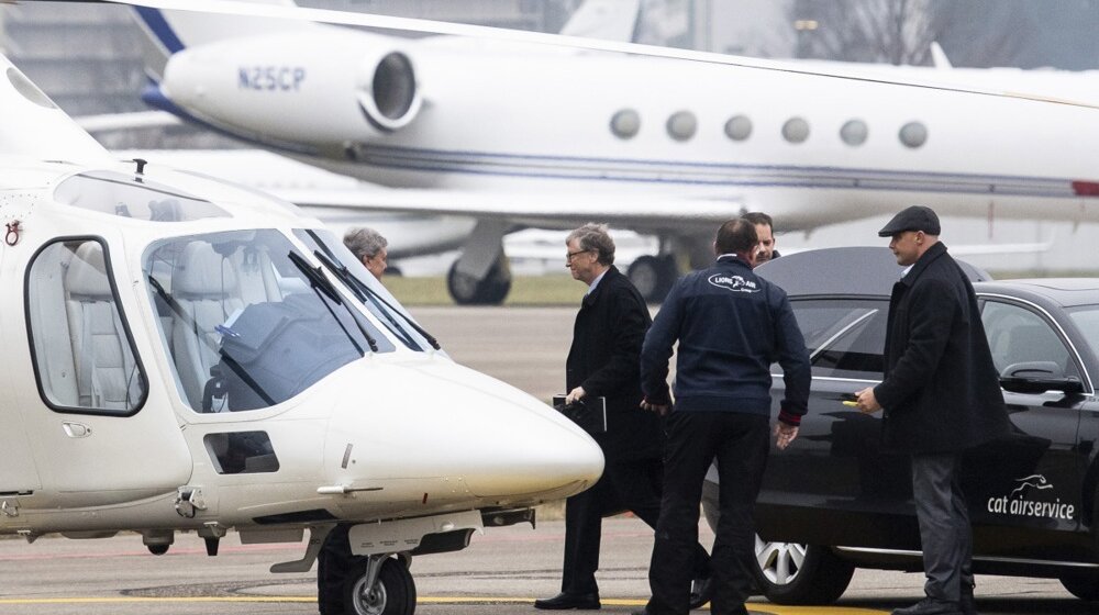 Proveli 11 godina u vazduhu od početka 2022: Analiza Gardijana o avio izletima direktora, oligarha... 1