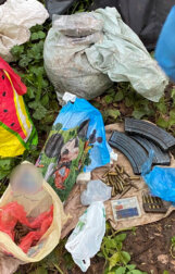 Policija zaplenila veću količinu droge i oružja, uhapšena dva albanska državljanina (FOTO) 6