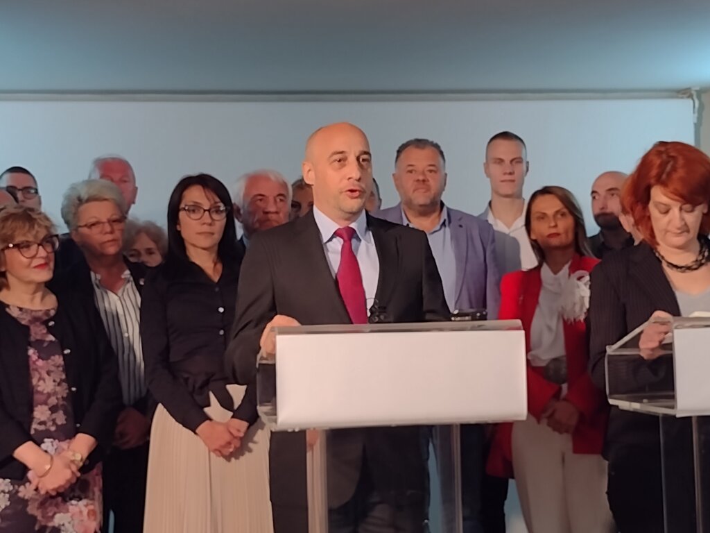 Naš propust a njihova bruka, ispravićemo tehničku pogrešku: Dalibor Jekić, „Ujedinjeni protiv nasilja - Nada za Kragujevac” o najavi da će GIK „oboriti njihovu listu” 2