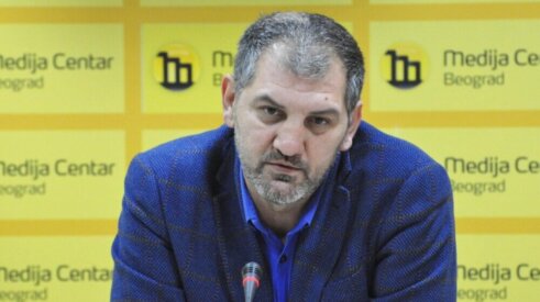 Ko će se sve naći u Vučićevoj knjizi 2.100 kulturnih i pristojnih ljudi i da li je to predsednikov odgovor na ProGlas? 3