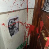 Žene u crnom osudile ispisivanje grafita na prostorijama organizacije Haver Srbija 3