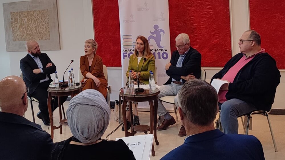 "U manjim sredinama se lakše vlada strahom": Ključne poruke konferencije o medijima i lažnim vestima u Novom Pazaru 1