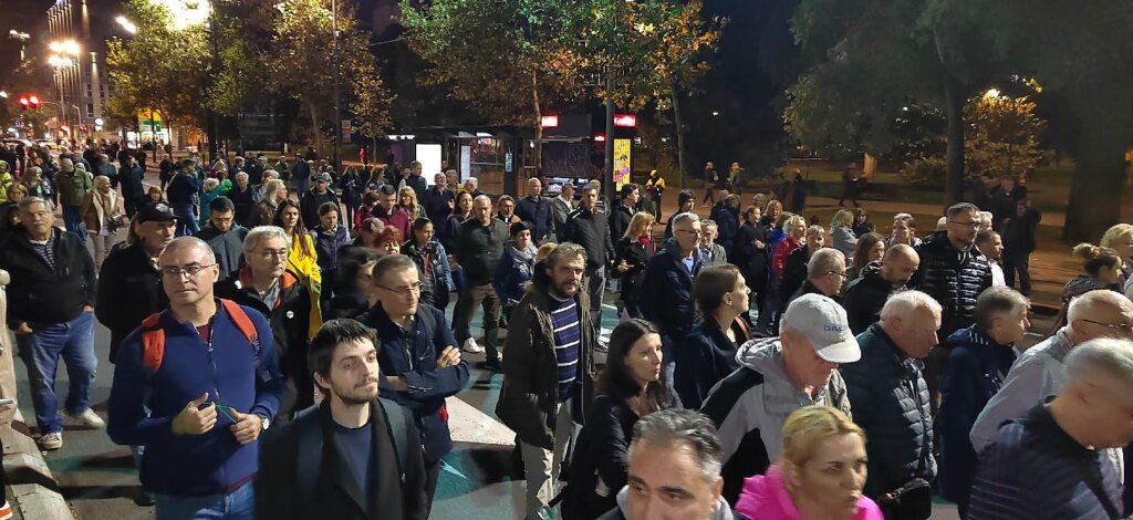 Kako je izgledao 27. protest „Srbija protiv nasilja“ u slikama (FOTO) 16
