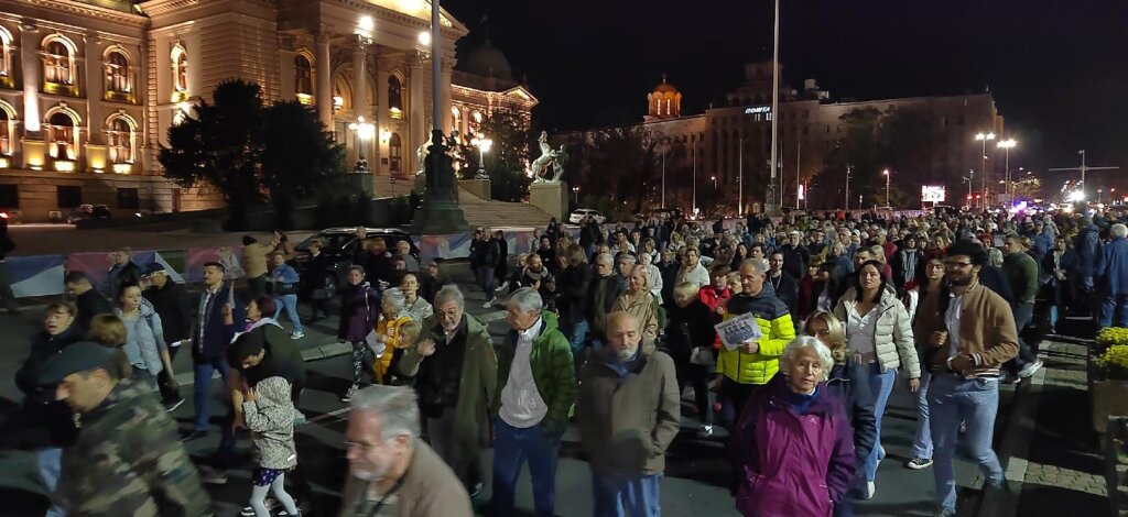 Kako je izgledao 27. protest „Srbija protiv nasilja“ u slikama (FOTO) 14