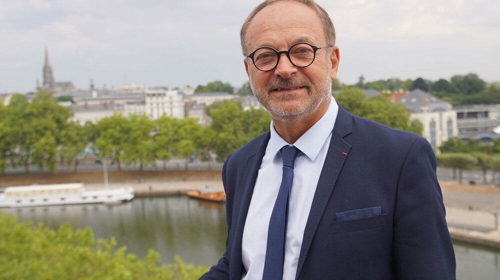 Sumnja se da je drogirao koleginicu u nameri da je siluje: Uhapšen senator u Francuskoj 1