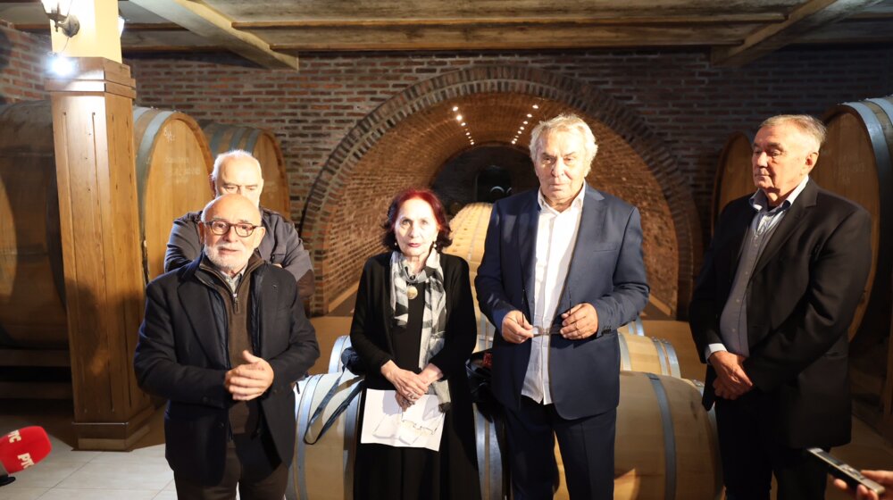 Pisac evropskog formata, univerzalni Leonardo u našoj književnosti: Milisavu Saviću svečano uručena Nagrada "Podrum Radovanović" za životno delo 1