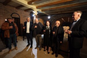 Pisac evropskog formata, univerzalni Leonardo u našoj književnosti: Milisavu Saviću svečano uručena Nagrada "Podrum Radovanović" za životno delo 5 Pisac evropskog formata, univerzalni Leonardo u našoj književnosti: Milisavu Saviću svečano uručena Nagrada "Podrum Radovanović" za životno delo 5