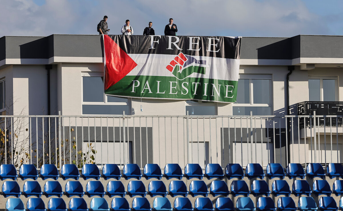 "Iskreno, više nam odgovara da se utakmice visokog rizika igraju pred praznim tribinama": Rasim Ljajić za Danas o kaznama koje FSS izriče Novom Pazaru 2 "Iskreno, više nam odgovara da se utakmice visokog rizika igraju pred praznim tribinama": Rasim Ljajić za Danas o kaznama koje FSS izriče Novom Pazaru 2