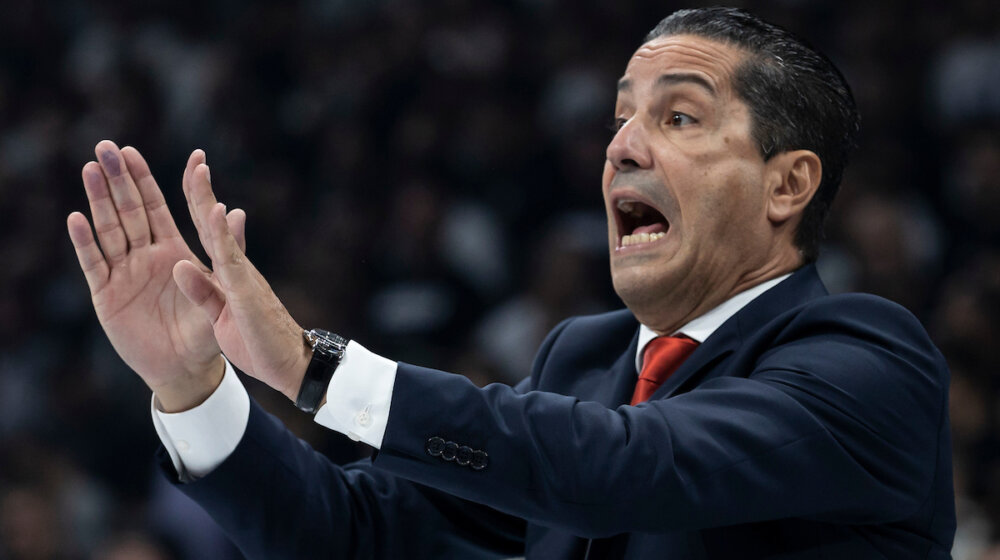 Bio jednom navijački gnev prema svojima i u Tel Avivu: Kad je Janis Sferopulos napustio dvoranu u pratnji obezbeđenja (VIDEO) 1