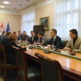 Brnabić razgovarala sa predstavnicima sindikata o položaja zdravstvenih radnika 6