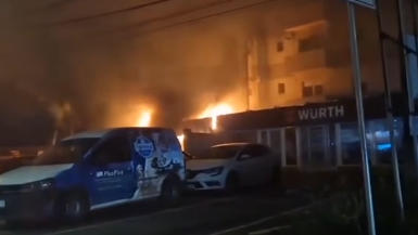 Požar u mesari u Surčinu, jedna osoba povređena (VIDEO) 1