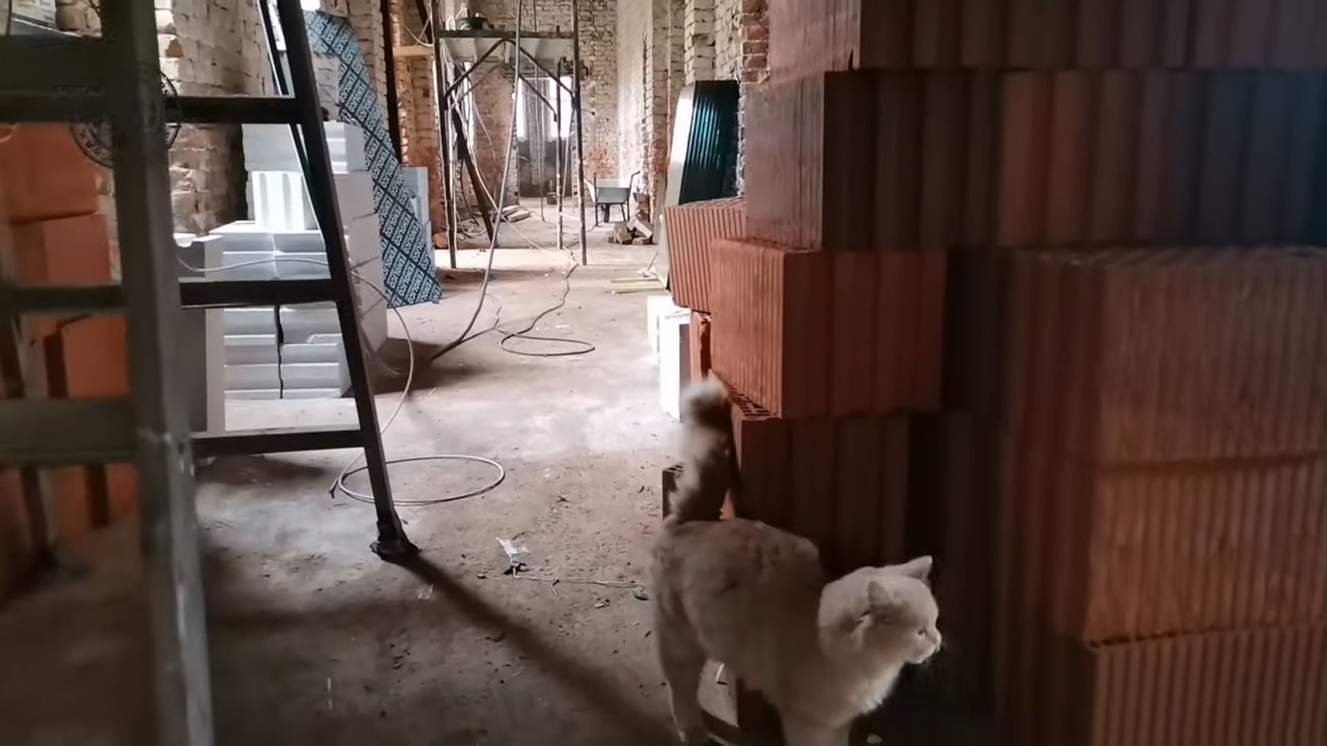 Umesto prostora za decu - ruševine: Poseta vrtiću u Umčarima dan nakon najavljenog "svečanog" otvaranja 2