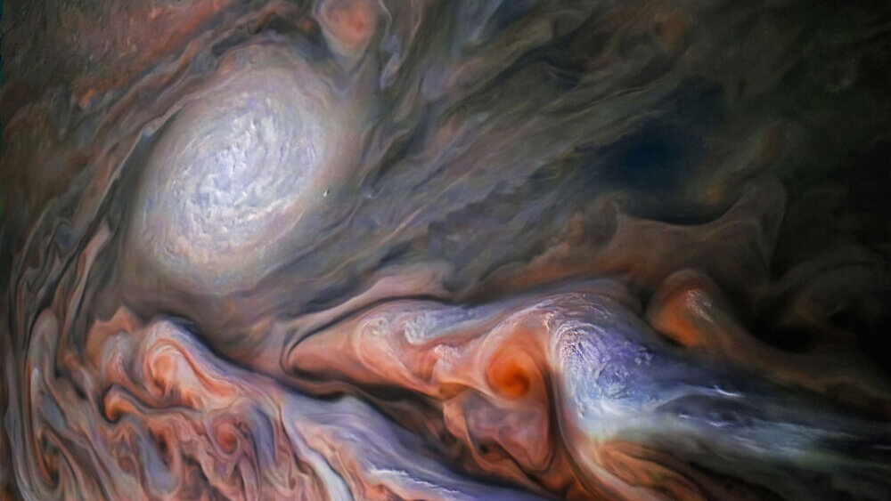 Jezivo pikasovsko lice i sablasne kosti ruke: Kako NASA "špijunira" svemir? 3 atmosfera jupitera