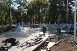 Kul pista za "drajv flipove", k’o iz Majamija: Kako izgleda najveći betonski skejt park u Srbiji koji je otvoren u Kragujevcu (FOTO) 11