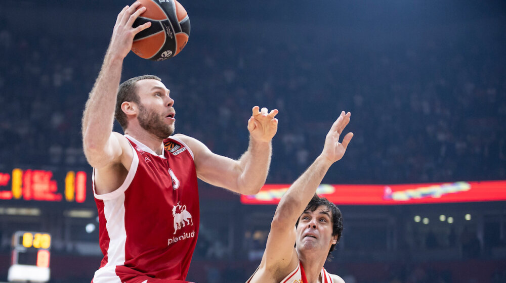 Šuterska klinika Armanija, Zvezda nemoćna u "Štark Areni" 1