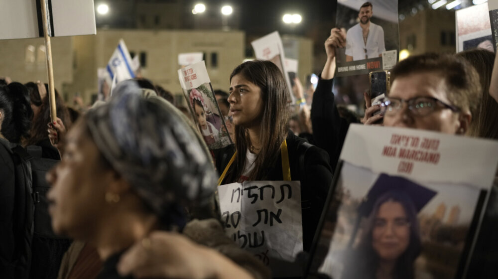 Porodice okupljene ispred Zida plača u Jerusalimu pozvale na oslobađanje talaca 1