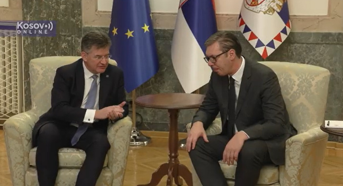 Na čemu je Vučić insistirao prilikom razgovora sa Lajčakom? 1