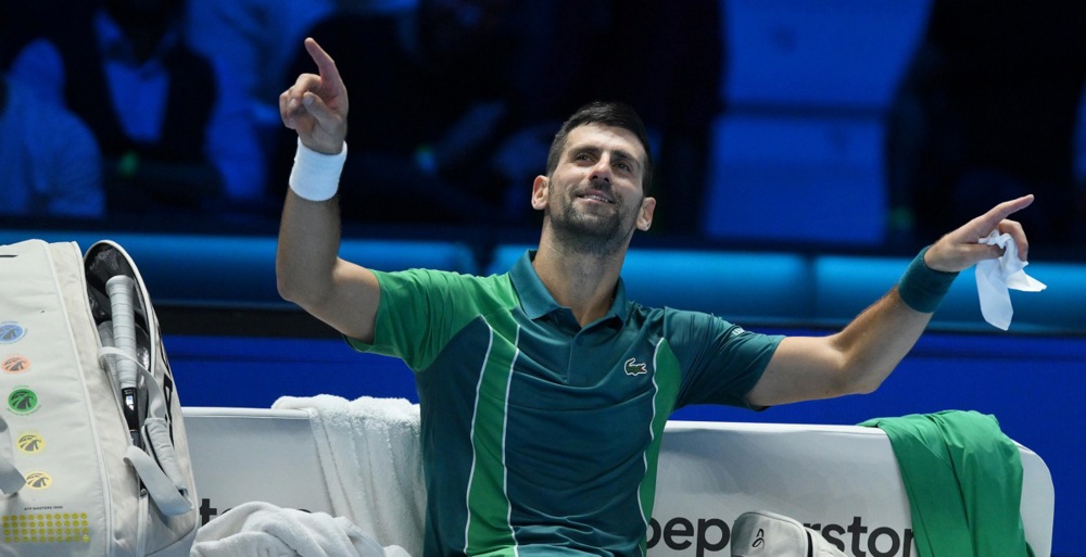 (VIDEO) Novak Đoković diriguje dok mu italijanska publika zviždi tokom meča sa Sinerom 1