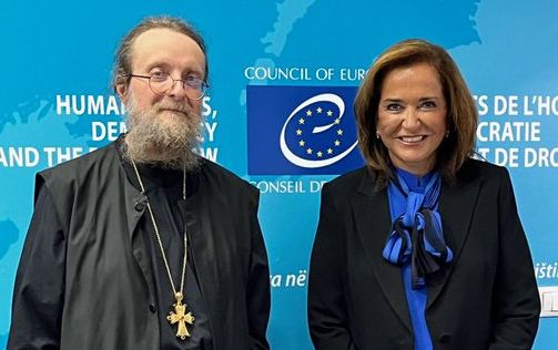 Iguman Sava Janjić sa zvaničnicom Saveta Evrope o izazovima Srba i SPC na Kosovu 1