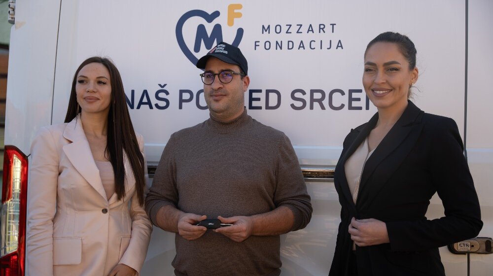 Humani lanac ishrane: Fondacija Mozzart donirala kombi udruženju Banka hrane Vojvodine 1