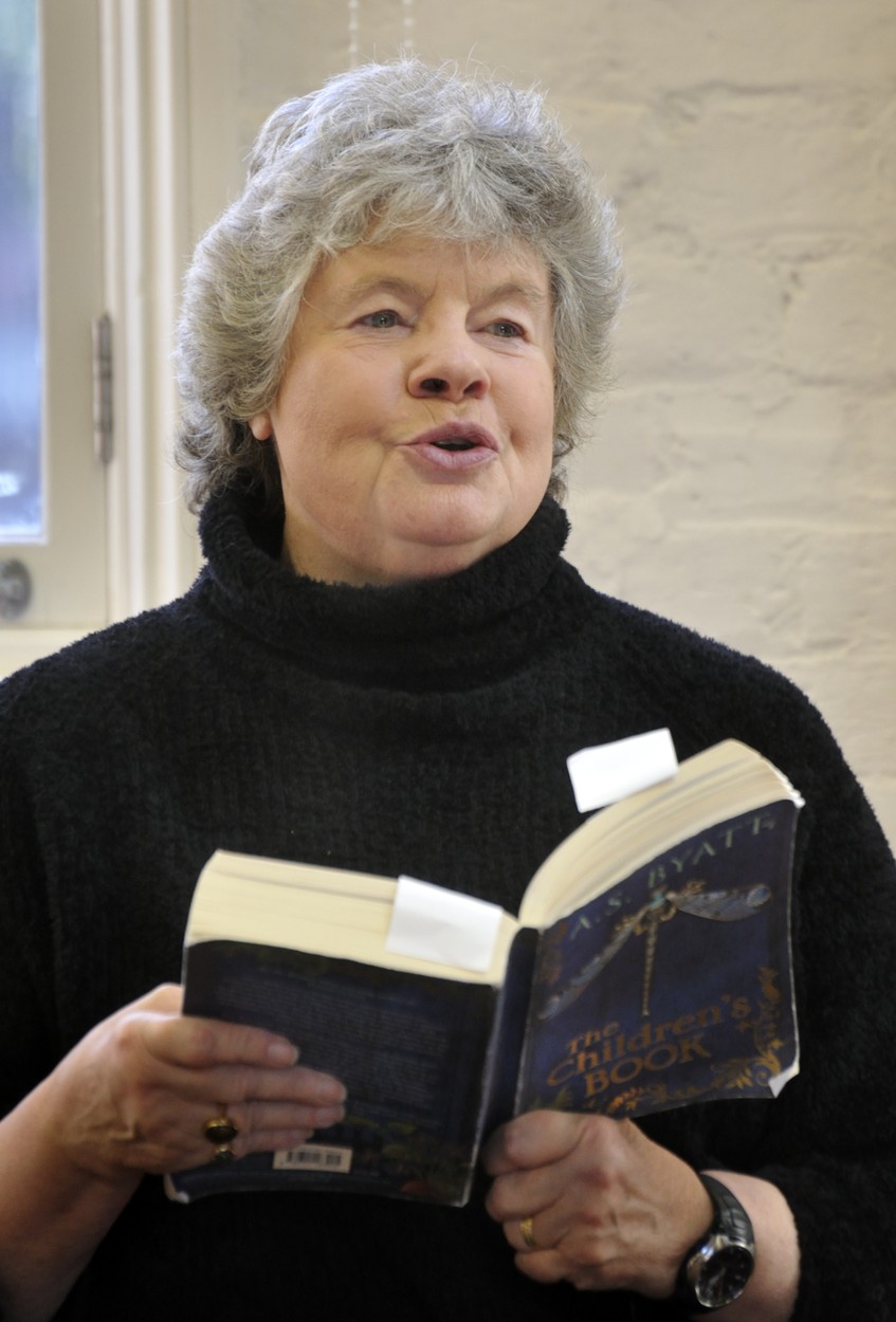 Preminula poznata britanska spisateljica Antonija Suzan Bajat 2 Preminula poznata britanska spisateljica Antonija Suzan Bajat 2