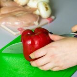 Razlog zbog kog treba odmah iz kuhinje da izbacite plastične daske 5