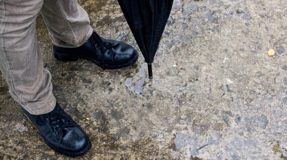 Trik uz koji vam sva obuća postaje vodootporna: Potrebna vam je jedna sitnica, koju sigurno imate u kući 1