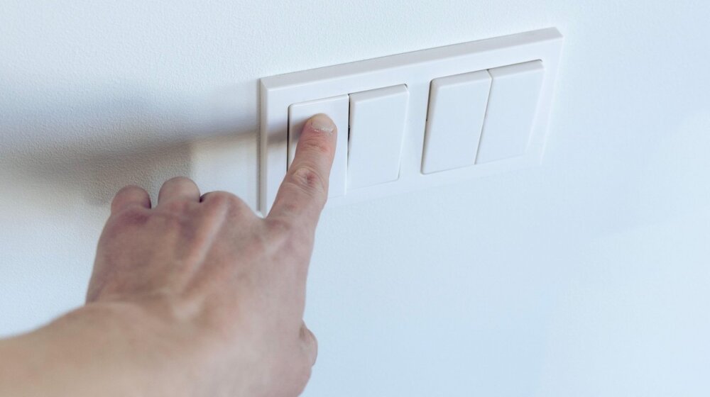 Struja je juče poskupela, a uz ove trikove možete uštedeti na električnoj energiji 1