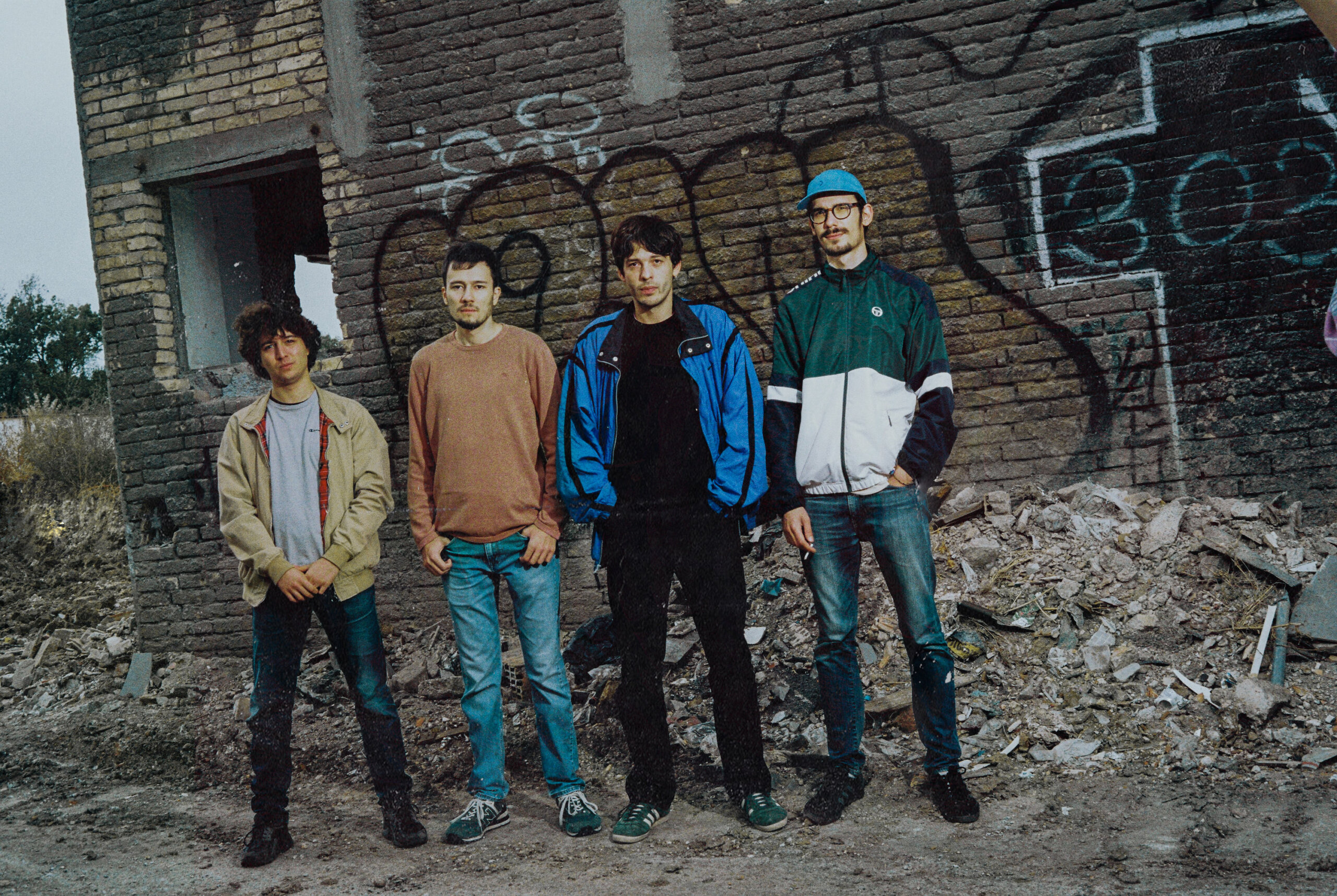 "Mikstejp" benda Proto Tip: Evo u kojoj pesmi leži katarza albuma "S ivice sanjanja" 2 "Mikstejp" benda Proto Tip: Evo u kojoj pesmi leži katarza albuma "S ivice sanjanja" 2