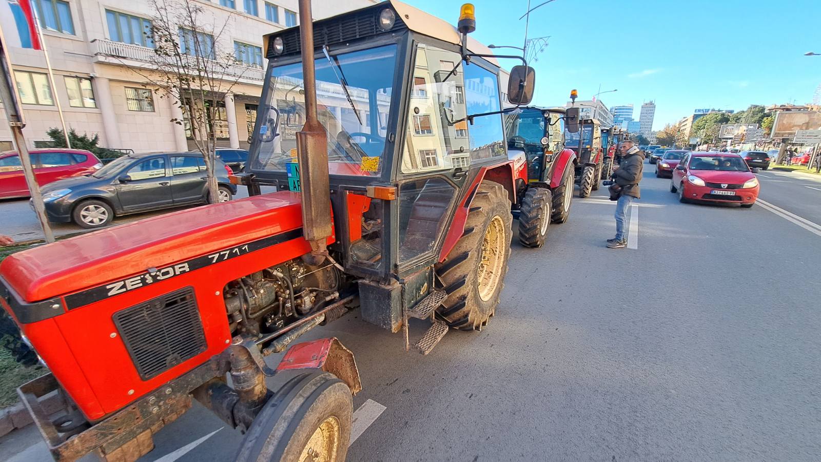 Četvrti dan protesta poljoprivrednika: "Pojačavaju se punktovi, sve je više poljoprivrednika na putevima" 4