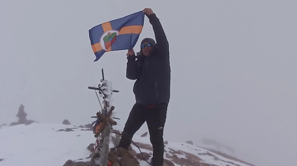 "Vrtoglavica, mučnina, visinska bolest": Kako se Zaječarac (70), koji je pobedio kancer, popeo na vrh Čačani na Andima 1
