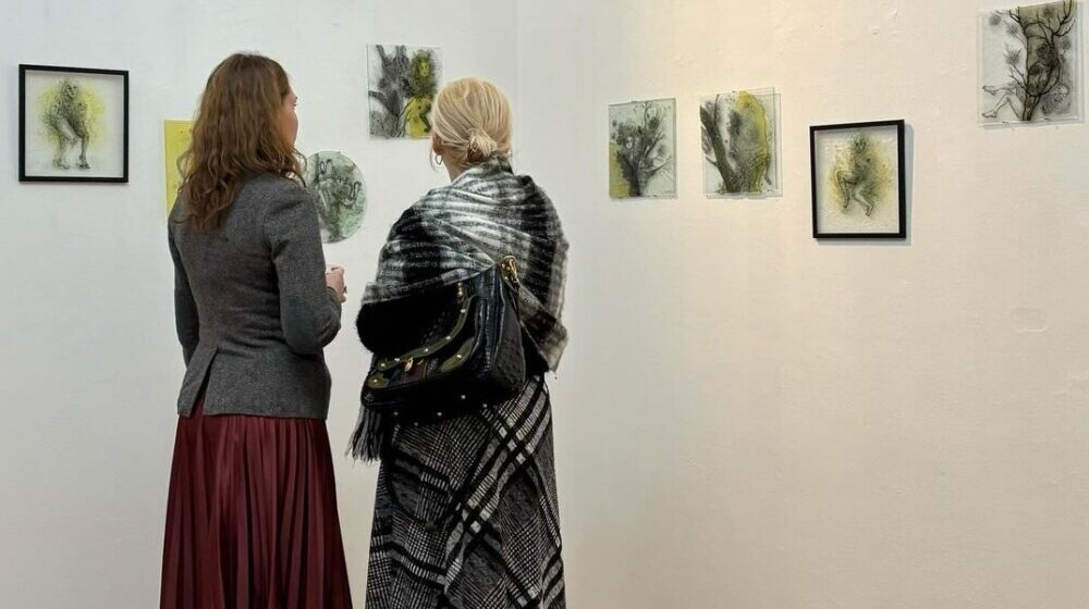 Savršeni dom u ovom nemirnom svetu: Izložba „Hortus conclusus” Marije Matović u Beogradskoj galeriji SULUJ (FOTO) 1